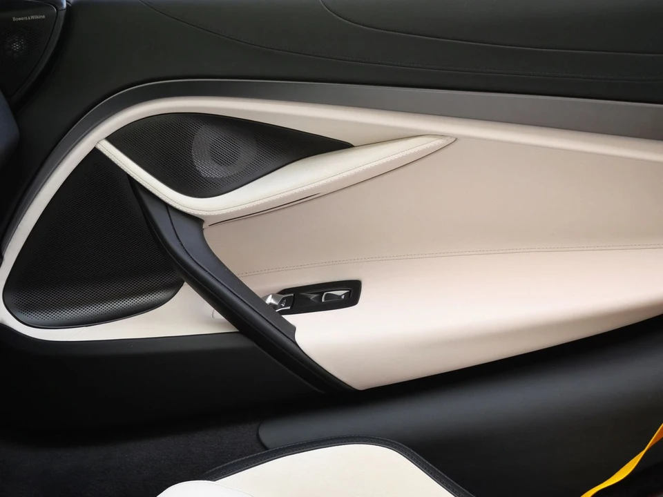 2027 McLaren 750S Spider - Image 19 of 25