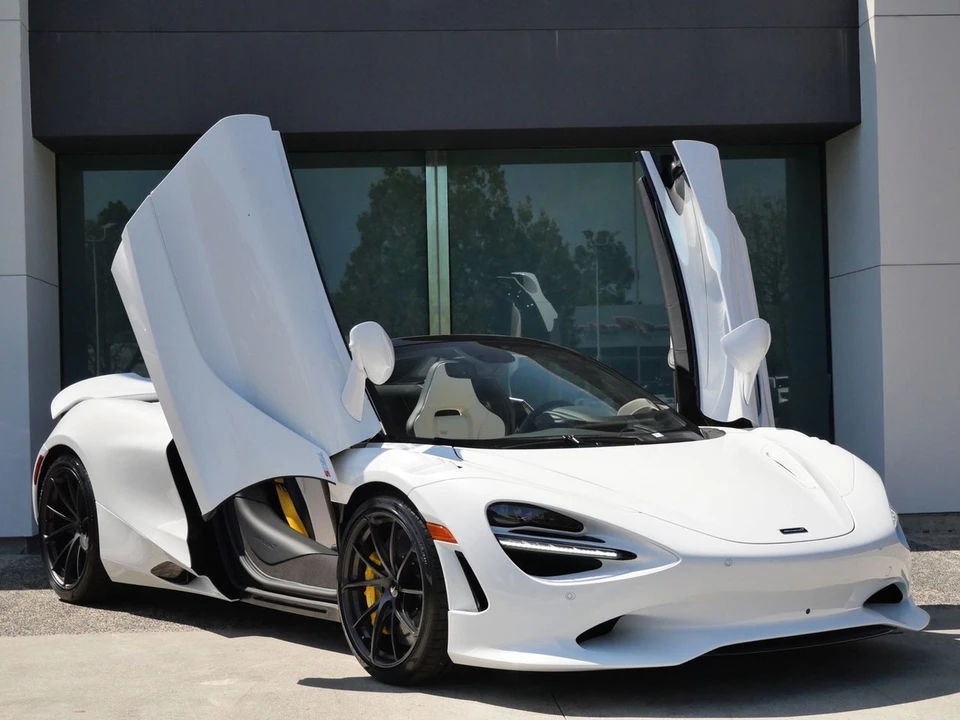 2027 McLaren 750S Spider - Image 15 of 25