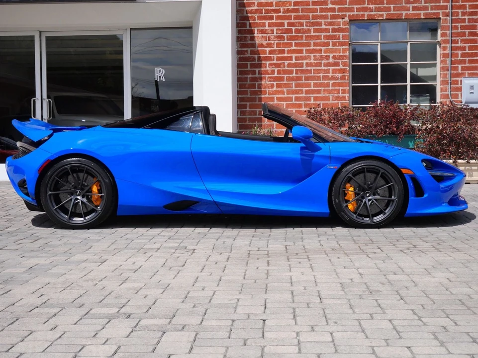 2027 McLaren 750S Spider - Image 3 of 28
