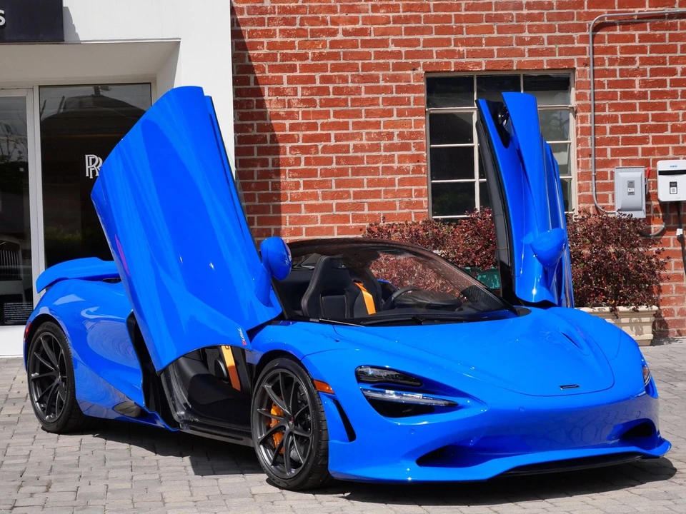 2027 McLaren 750S Spider - Image 16 of 28
