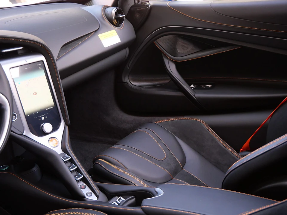 2027 McLaren 750S Spider - Image 20 of 28