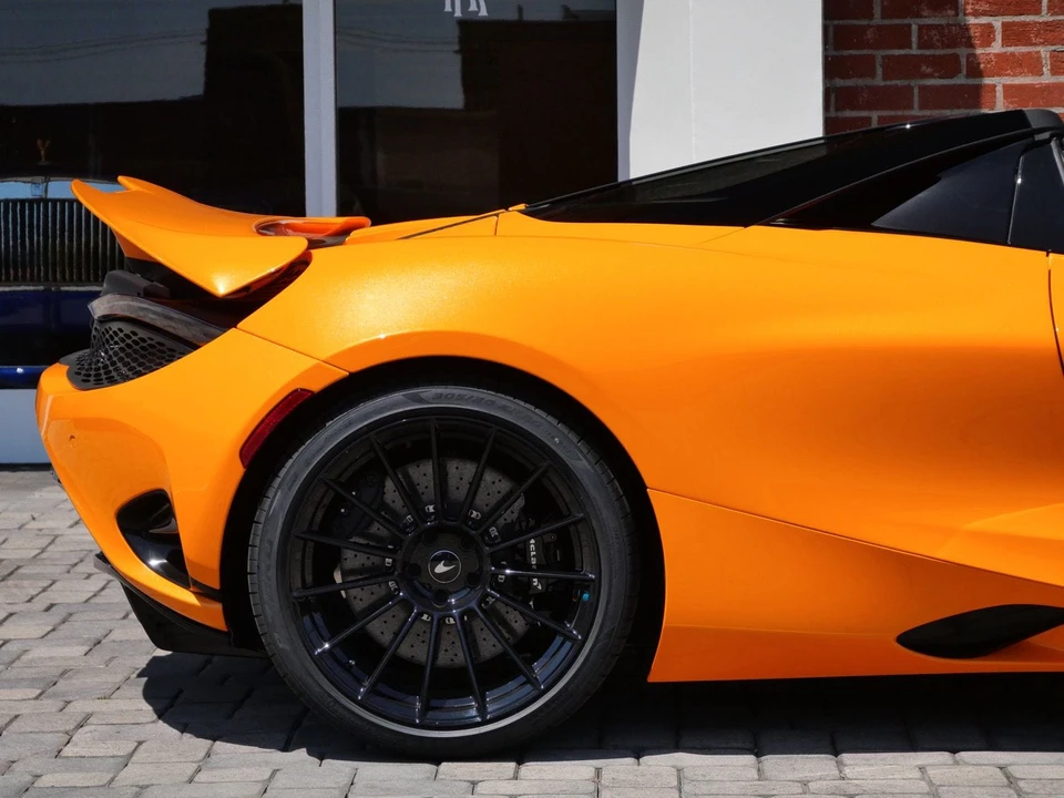 2027 McLaren 750S Spider - Image 15 of 29