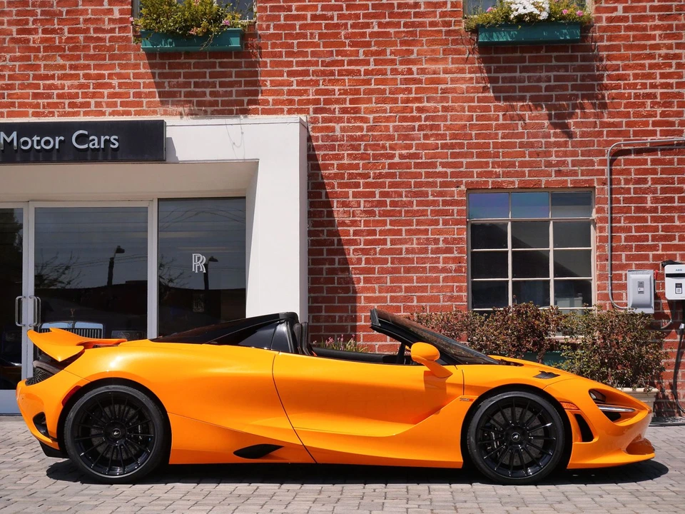 2027 McLaren 750S Spider - Image 3 of 29