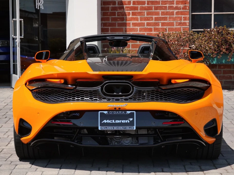 2027 McLaren 750S Spider - Image 5 of 29