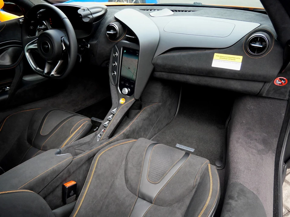 2027 McLaren 750S Coupe - Image 10 of 26