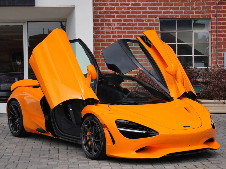 2027 McLaren 750S Coupe - Image 16 of 26