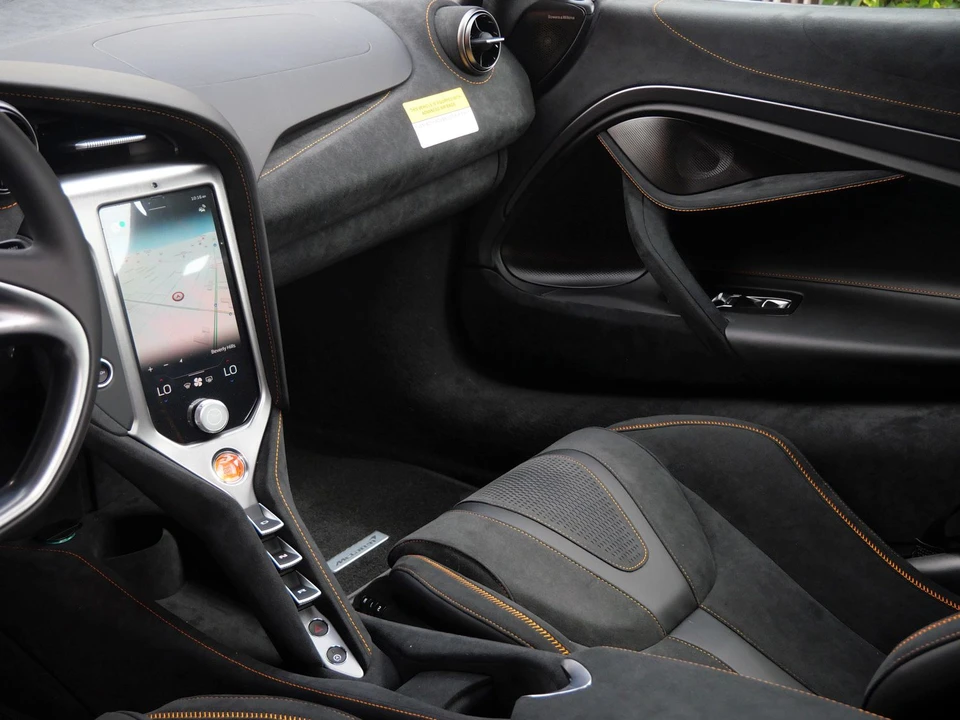 2027 McLaren 750S Coupe - Image 19 of 26