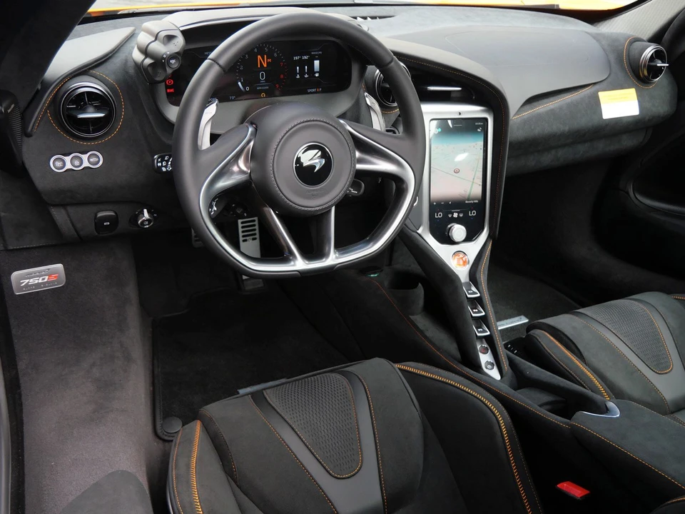 2027 McLaren 750S Coupe - Image 8 of 26