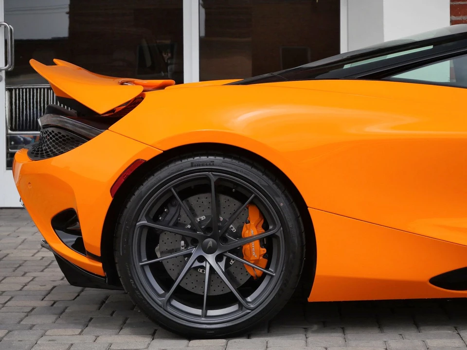 2027 McLaren 750S Coupe - Image 17 of 26