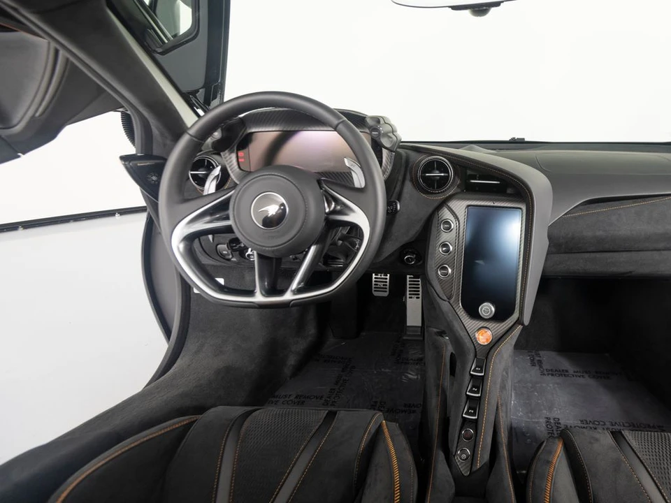 2027 McLaren 750S - Image 29 of 31