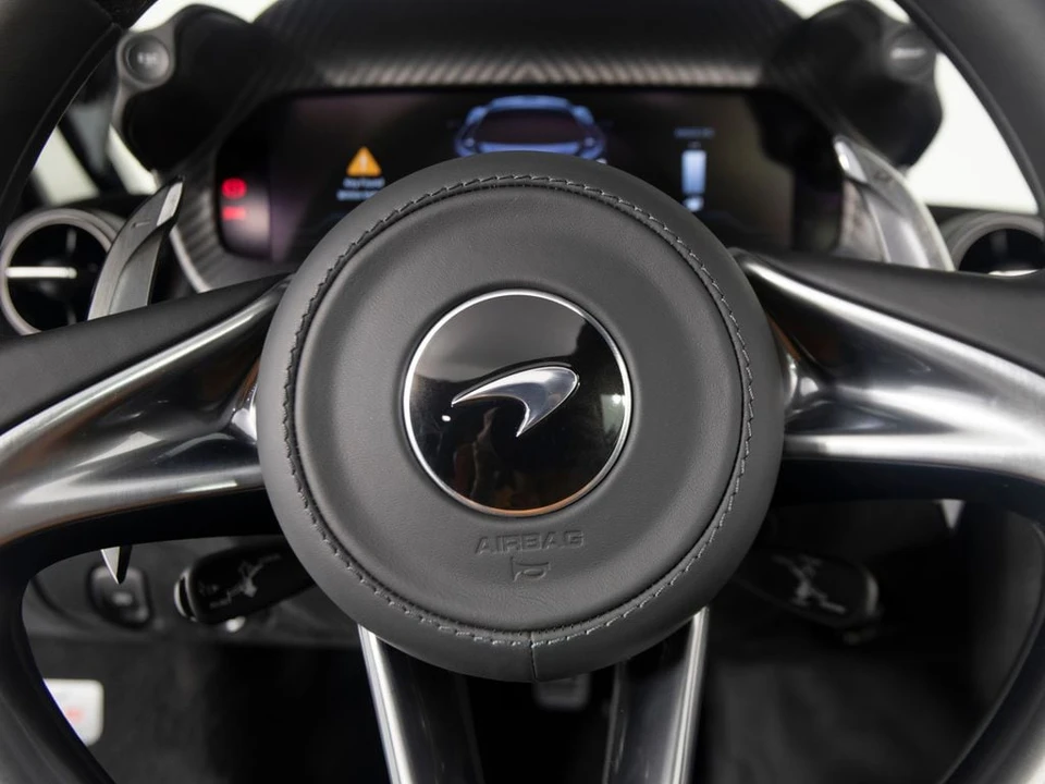 2027 McLaren 750S - Image 24 of 31