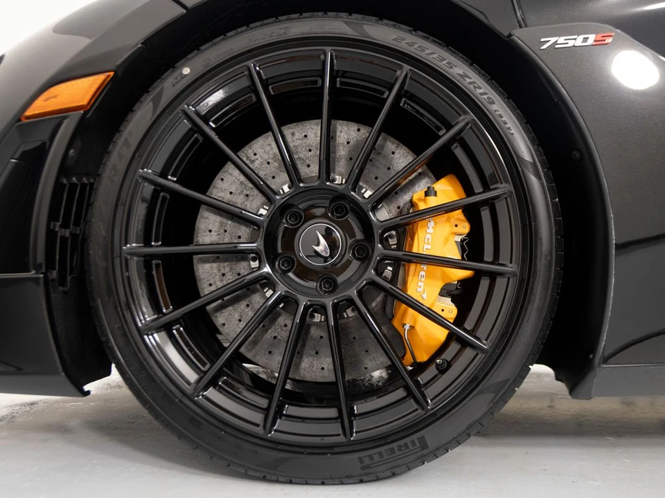 2027 McLaren 750S - Image 9 of 31