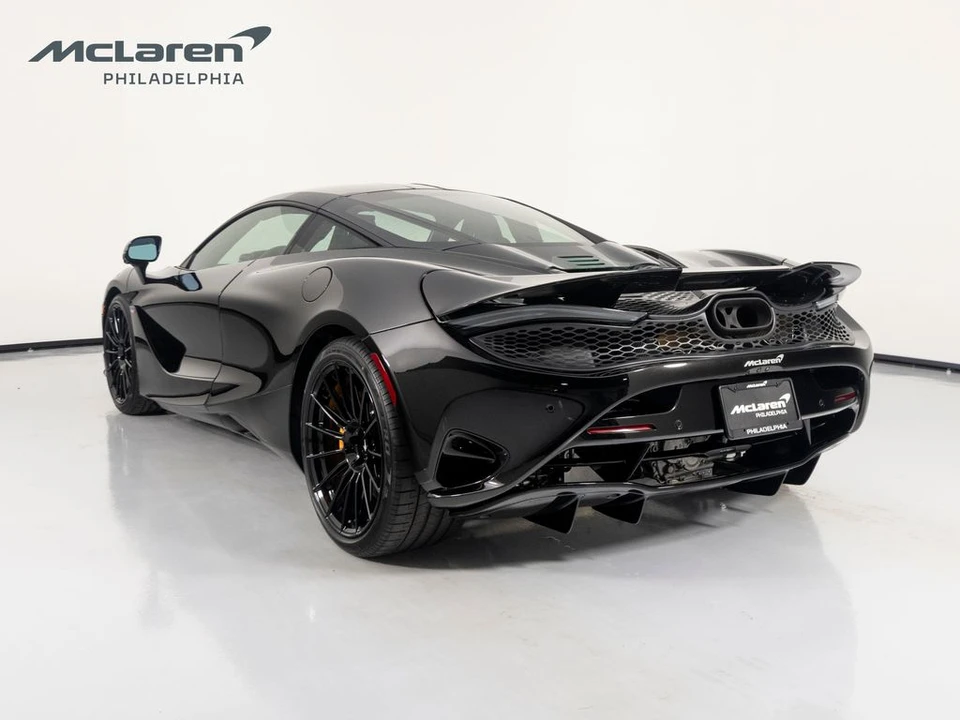 2027 McLaren 750S - Image 3 of 31