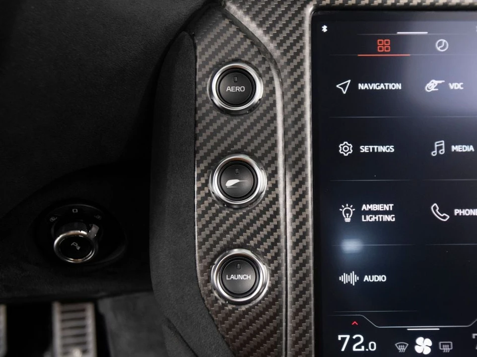 2027 McLaren 750S - Image 18 of 31