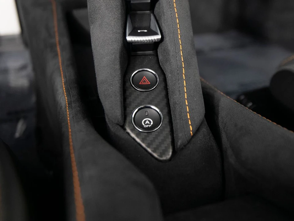 2027 McLaren 750S - Image 22 of 31