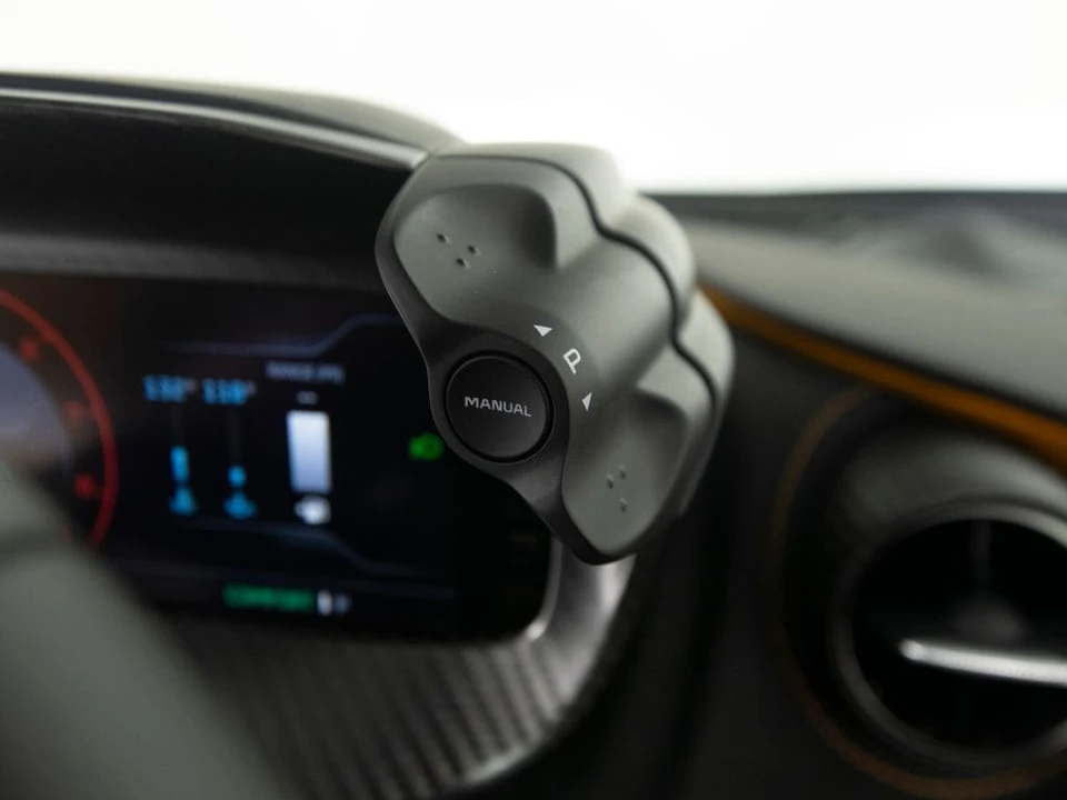 2027 McLaren 750S - Image 20 of 31