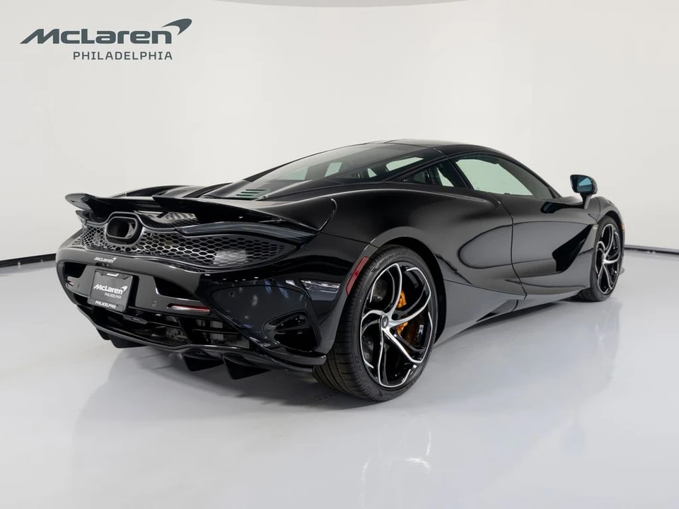 2027 McLaren 750S - Image 5 of 31