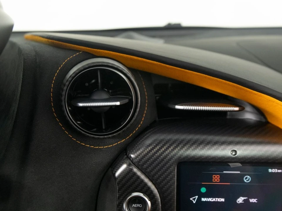 2027 McLaren 750S - Image 22 of 31