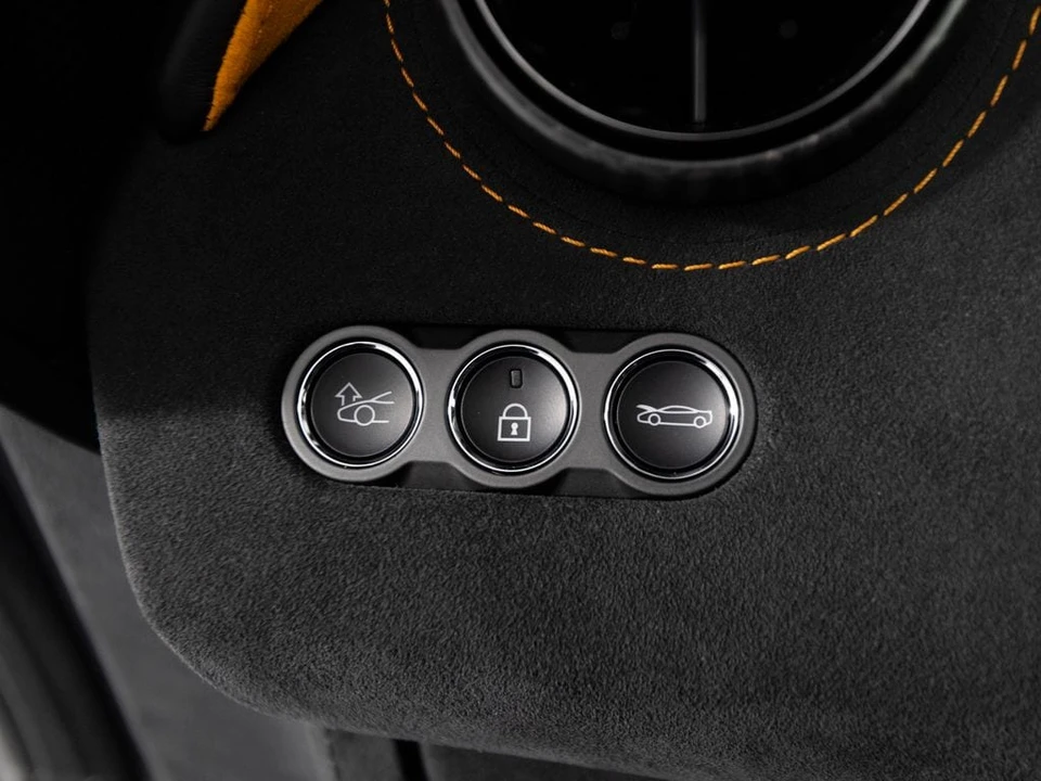 2027 McLaren 750S - Image 23 of 31
