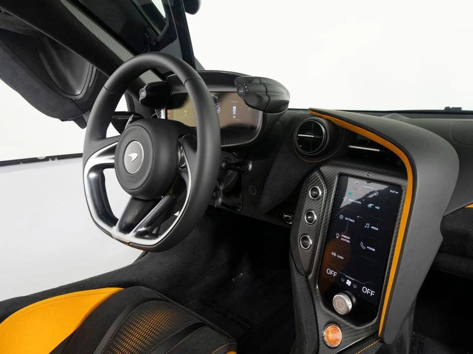 2027 McLaren 750S - Image 29 of 31