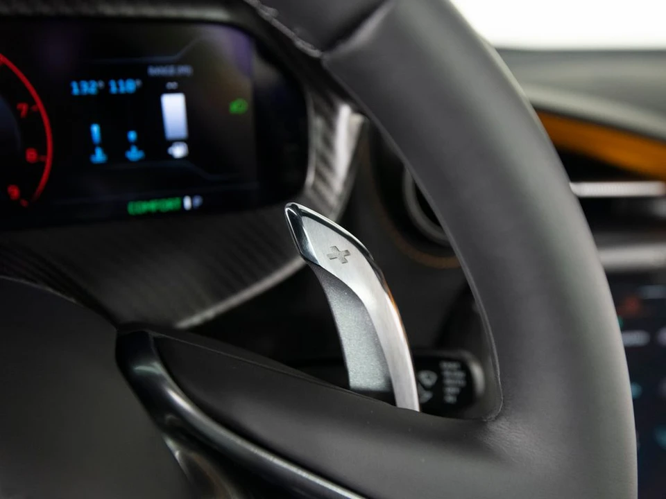 2027 McLaren 750S - Image 19 of 31