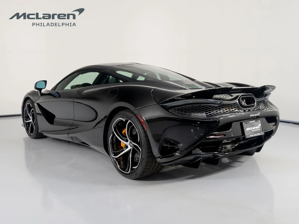 2027 McLaren 750S - Image 3 of 31
