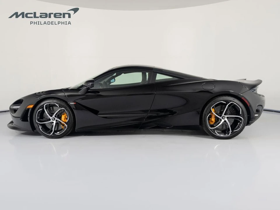 2027 McLaren 750S - Image 2 of 31