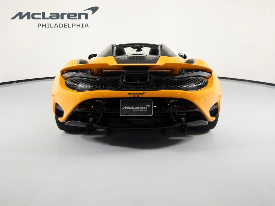 2027 McLaren 750S - Image 8 of 31