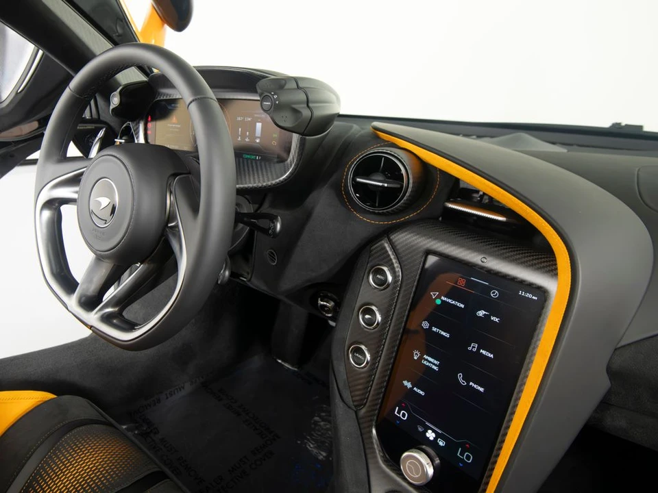 2027 McLaren 750S - Image 28 of 31