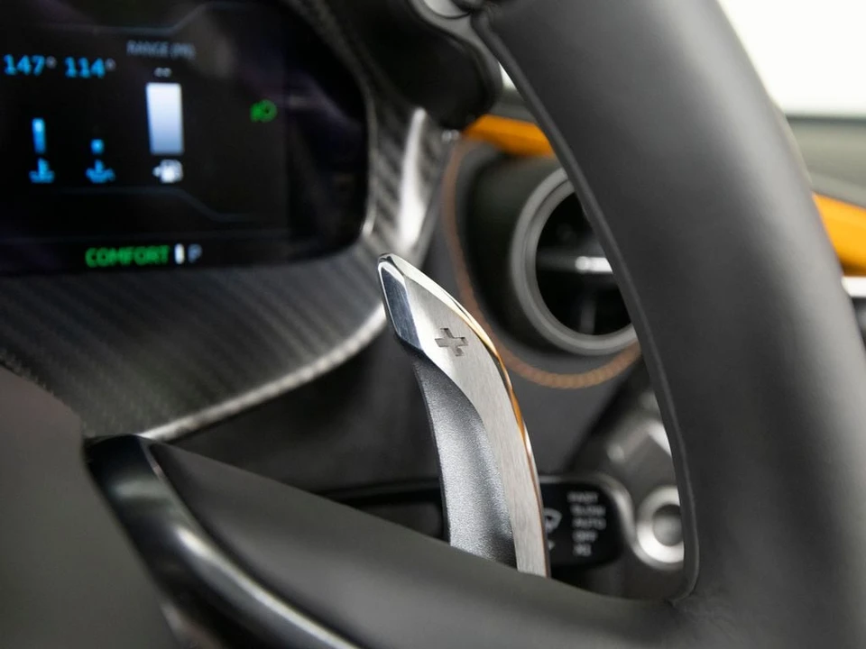 2027 McLaren 750S - Image 20 of 31