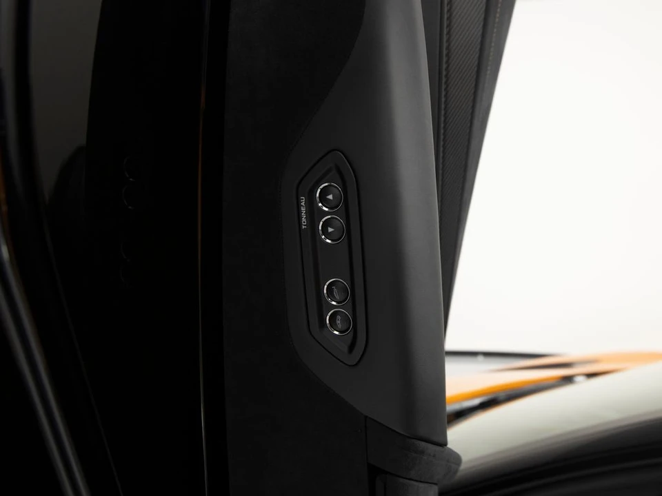 2027 McLaren 750S - Image 12 of 31
