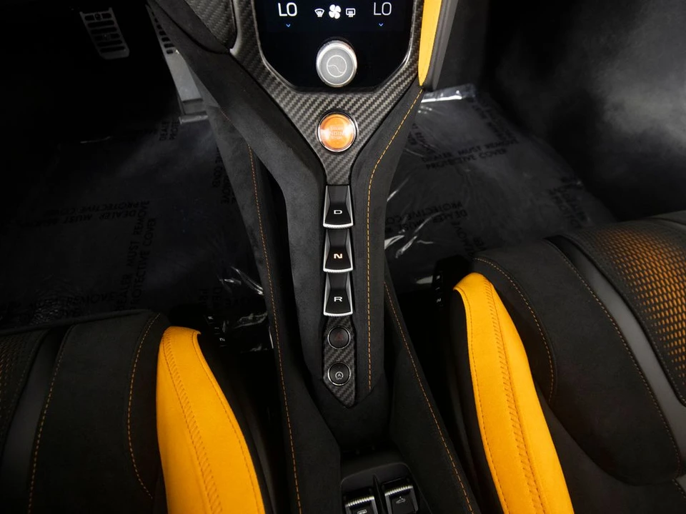 2027 McLaren 750S - Image 22 of 31