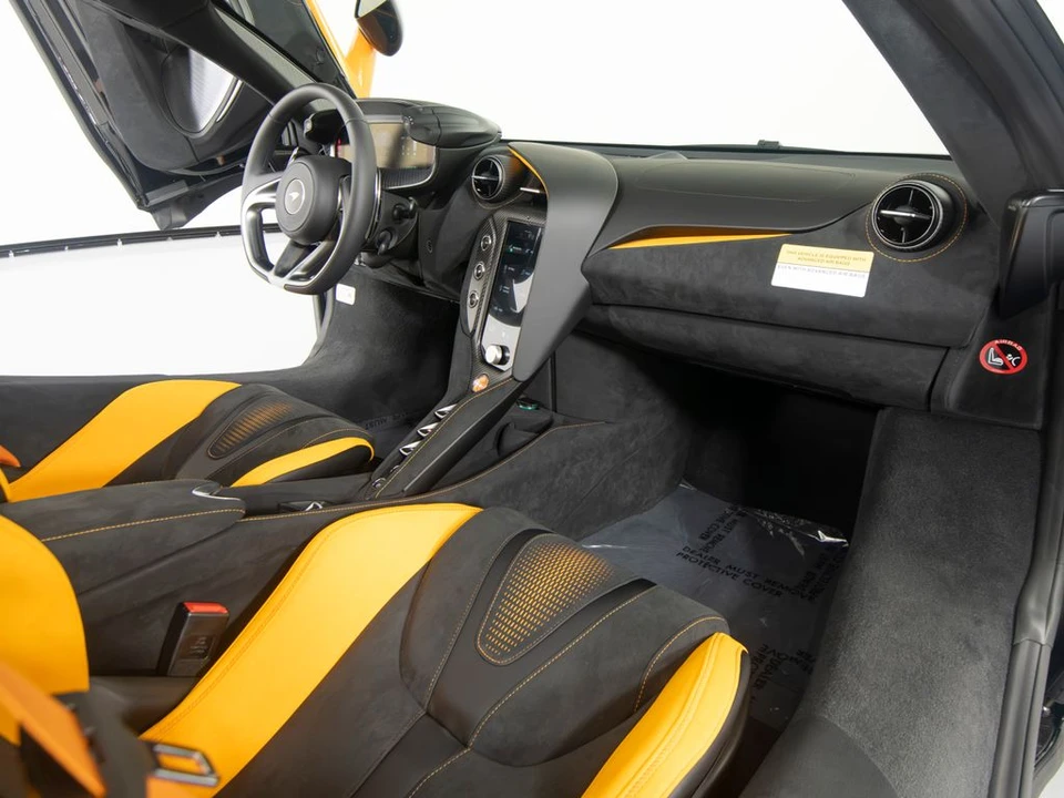 2027 McLaren 750S - Image 27 of 31