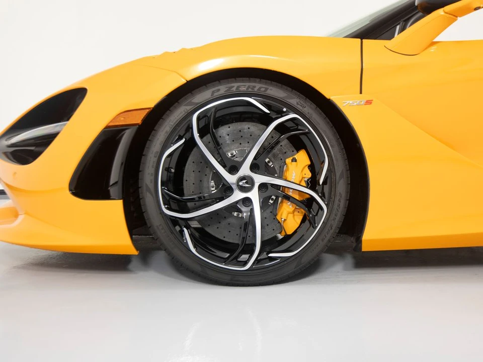 2027 McLaren 750S - Image 10 of 31