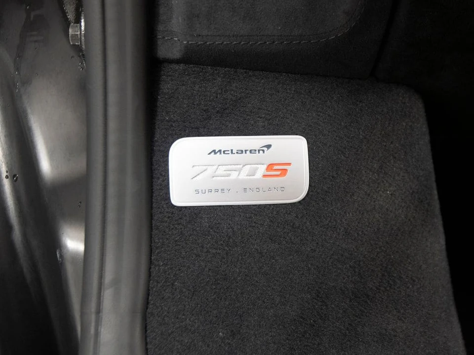 2027 McLaren 750S - Image 15 of 31