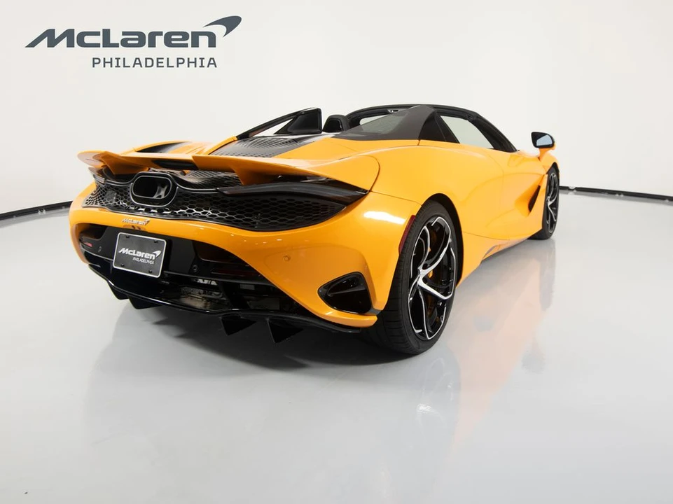2027 McLaren 750S - Image 7 of 31
