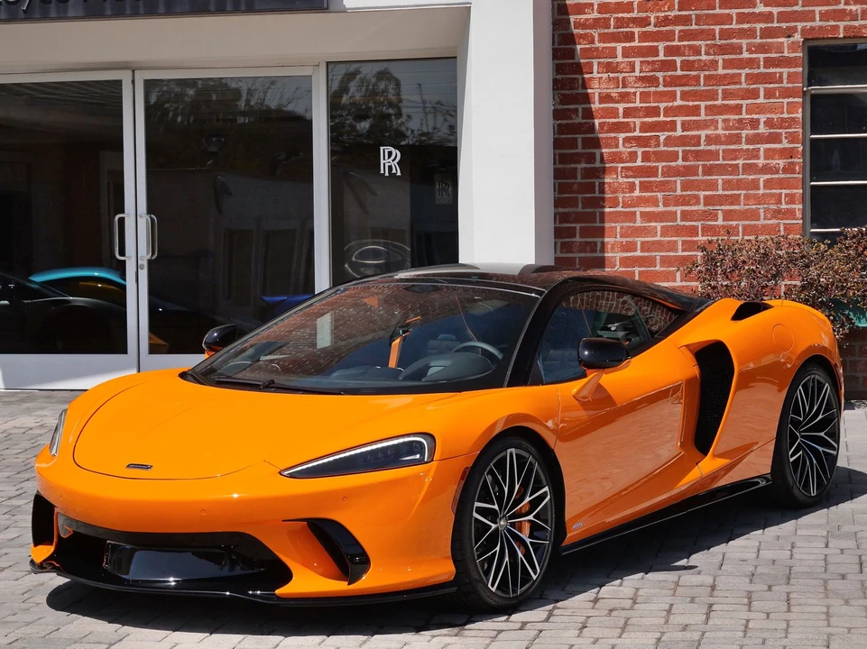 2027 McLaren GT - Image 16 of 26