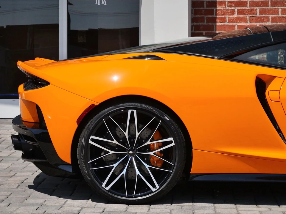 2027 McLaren GT - Image 14 of 26