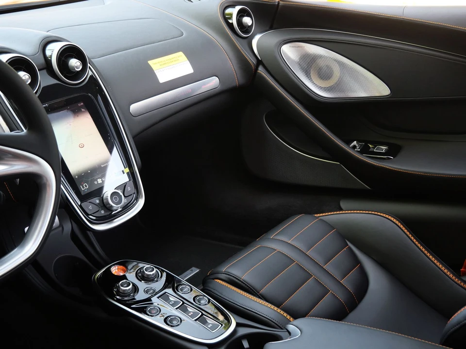 2027 McLaren GT - Image 17 of 26