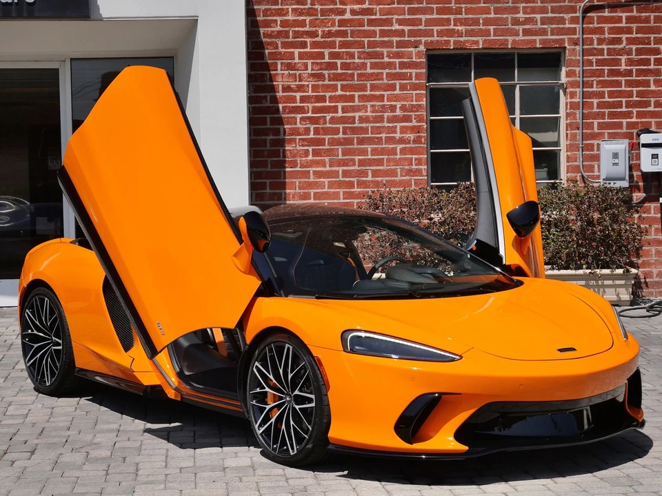 2027 McLaren GT - Image 15 of 26