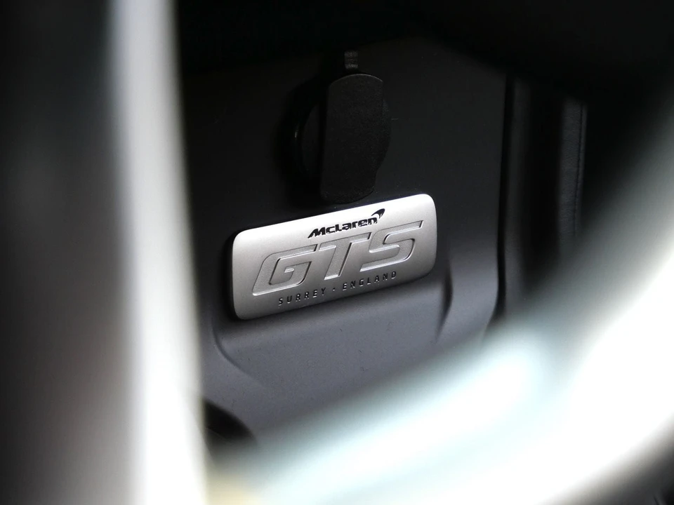 2027 McLaren GT - Image 21 of 26