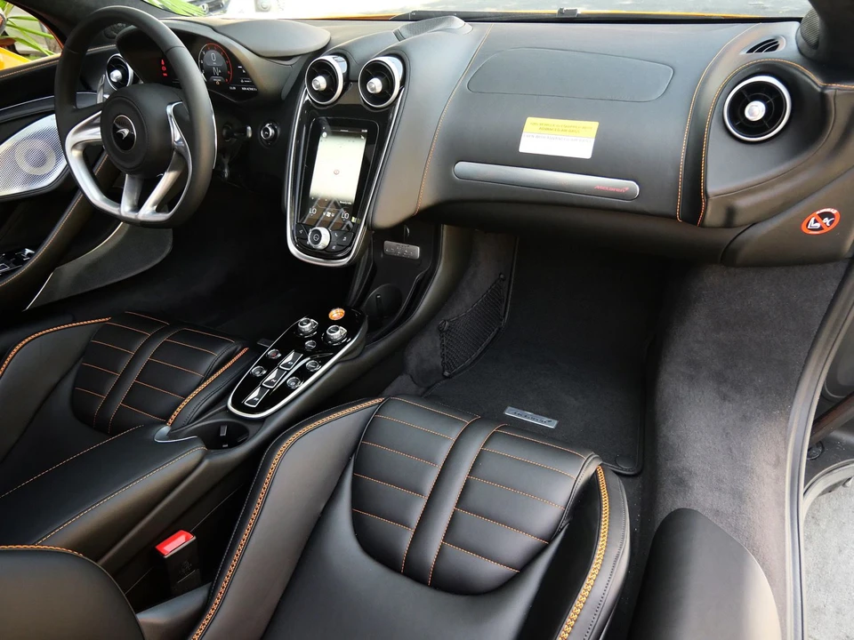 2027 McLaren GT - Image 10 of 26