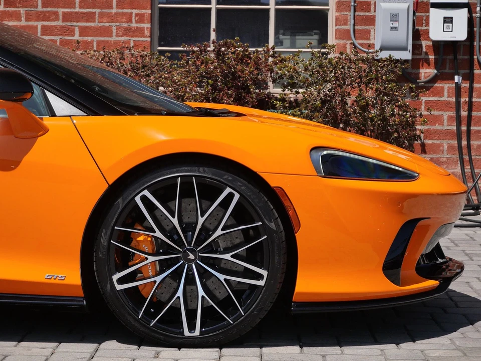 2027 McLaren GT - Image 7 of 26