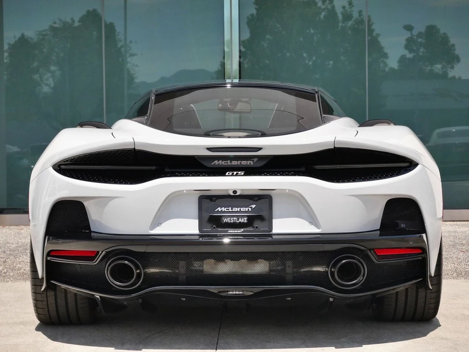 2027 McLaren GT - Image 5 of 24