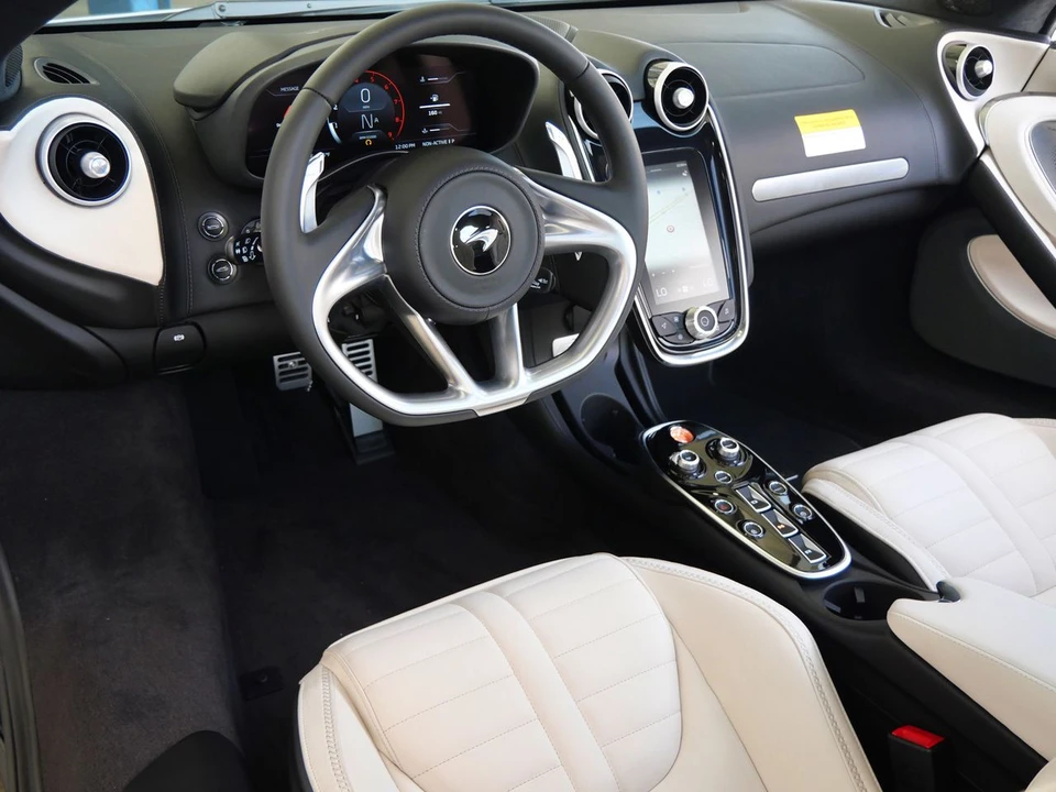 2027 McLaren GT - Image 8 of 24