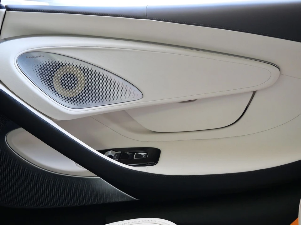 2027 McLaren GT - Image 18 of 24