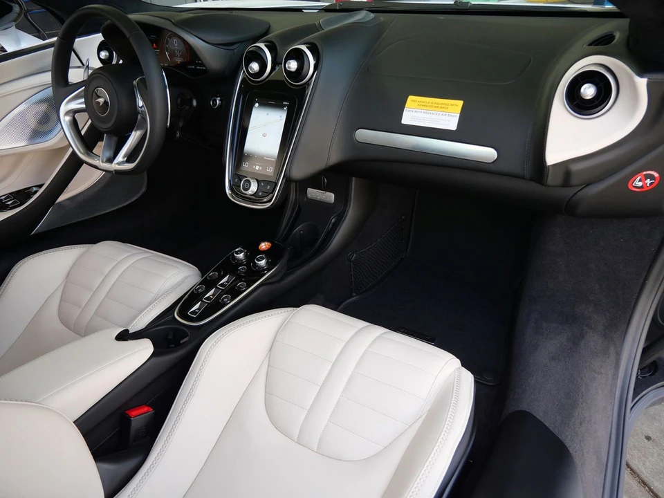 2027 McLaren GT - Image 10 of 24