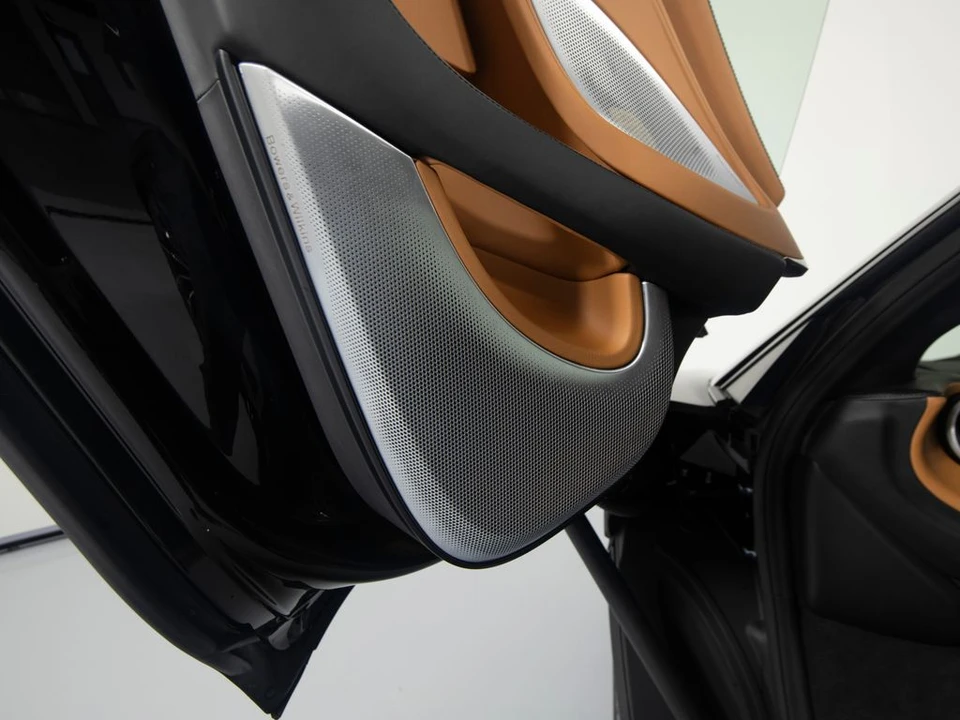 2027 McLaren GT - Image 11 of 31