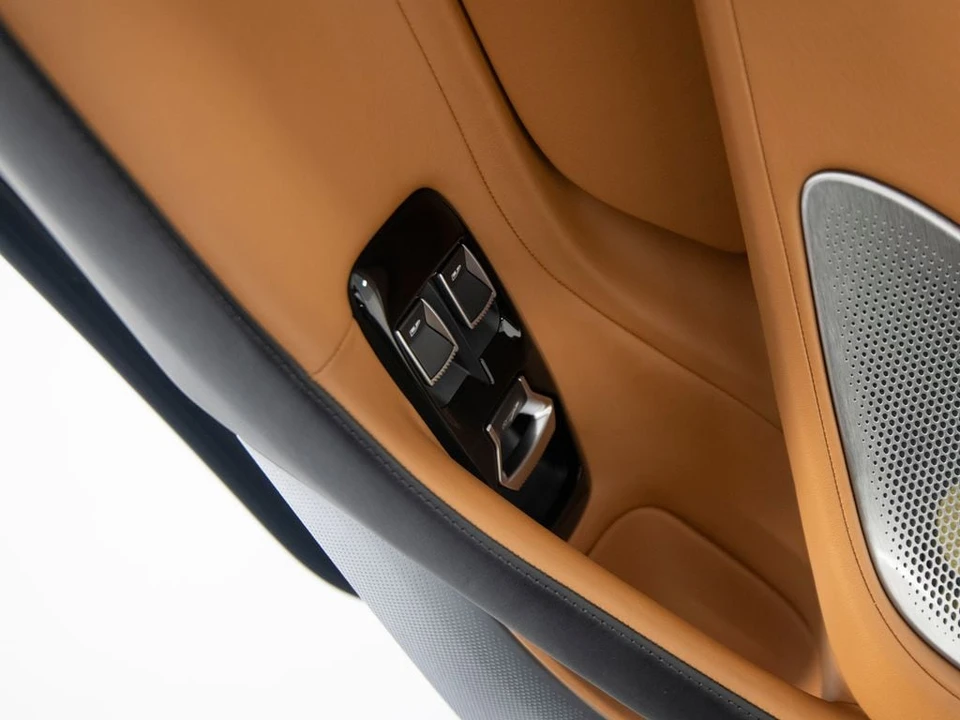 2027 McLaren GT - Image 12 of 31