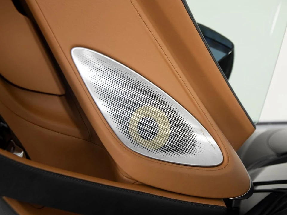 2027 McLaren GT - Image 10 of 31
